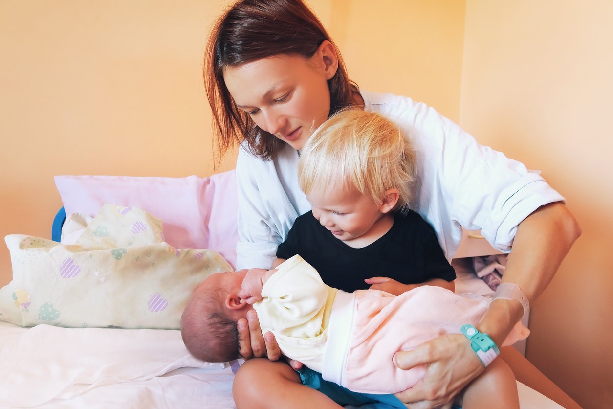 what to expect as a labor and delivery nurse labor and delivery nursing education