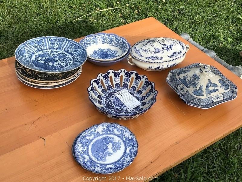 Vintage and Antique Blue and White China