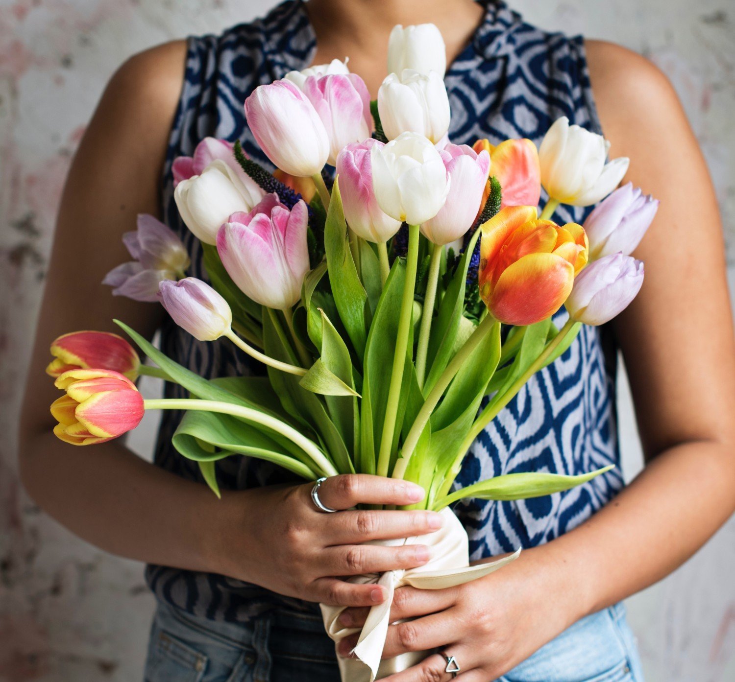 woman-holding-flowers